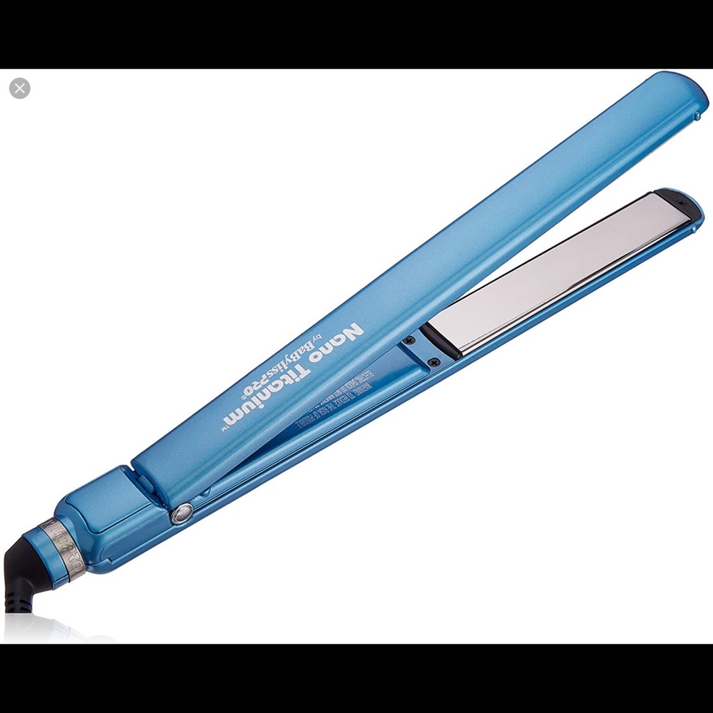 Babyliss titanium plates flat iron.